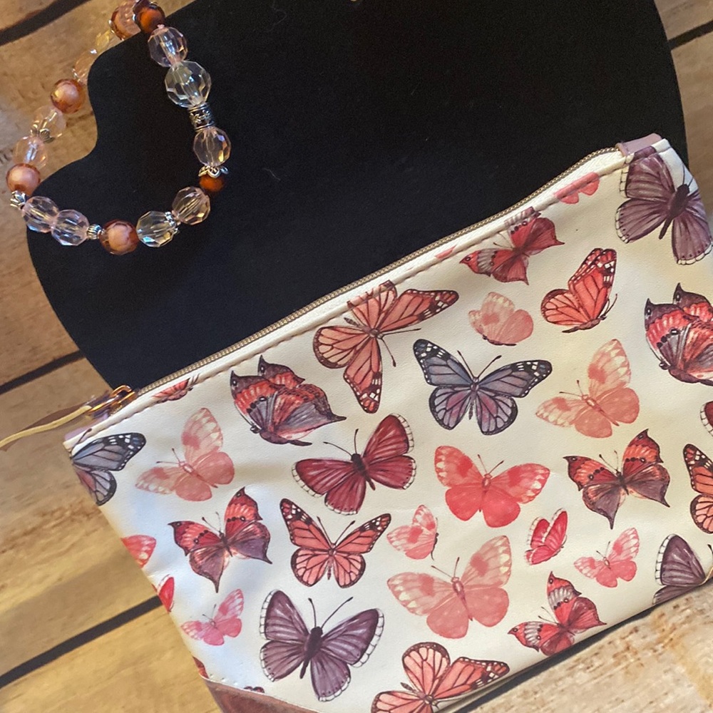 Beautiful Butterfly 🦋 Ipsy  makeup GLAM BAG!